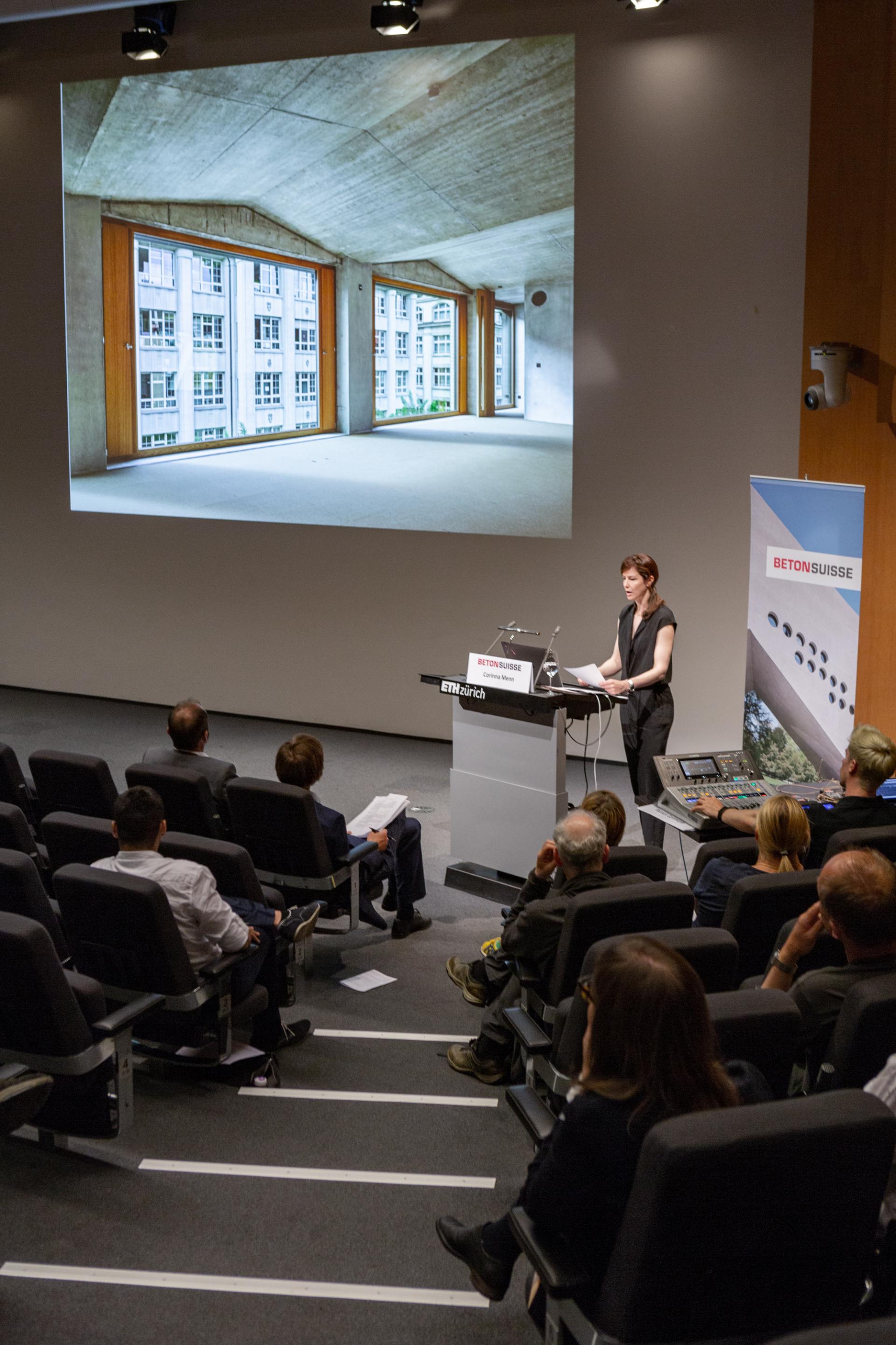 Corinna Menn (1).jpg