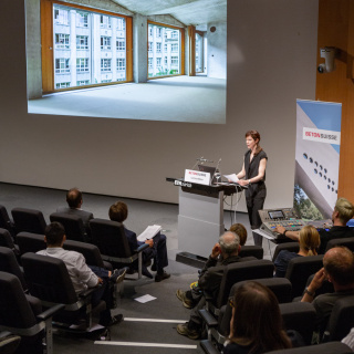 Corinna Menn (1).jpg