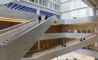 Éléments filigranes en béton: profilés de fenêtres et plafonds nervurés