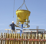 La hauteur de chute du béton doit être limitée.