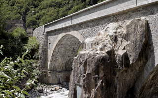Brücke über den Brenno bei Motto