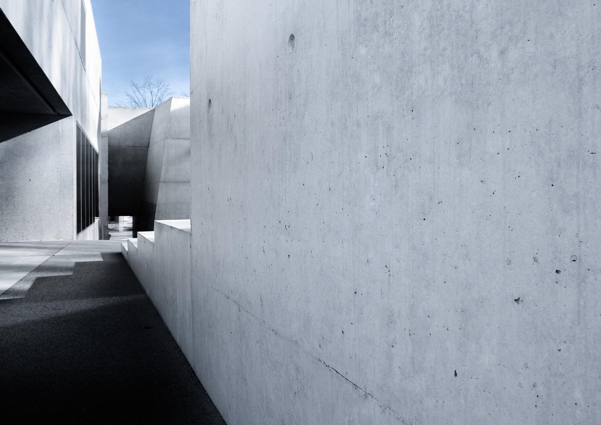 Sichtbetonwand mit Lunkern